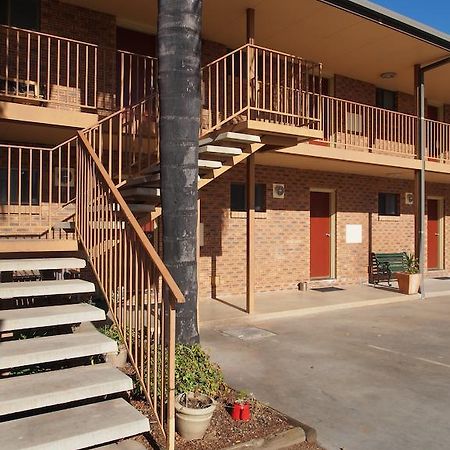 Cobar Town & Country Motor Inn 외부 사진