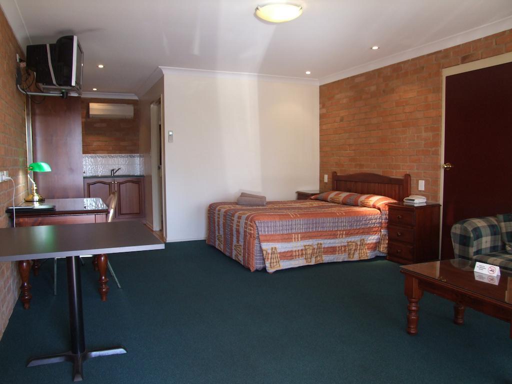 Cobar Town & Country Motor Inn 외부 사진