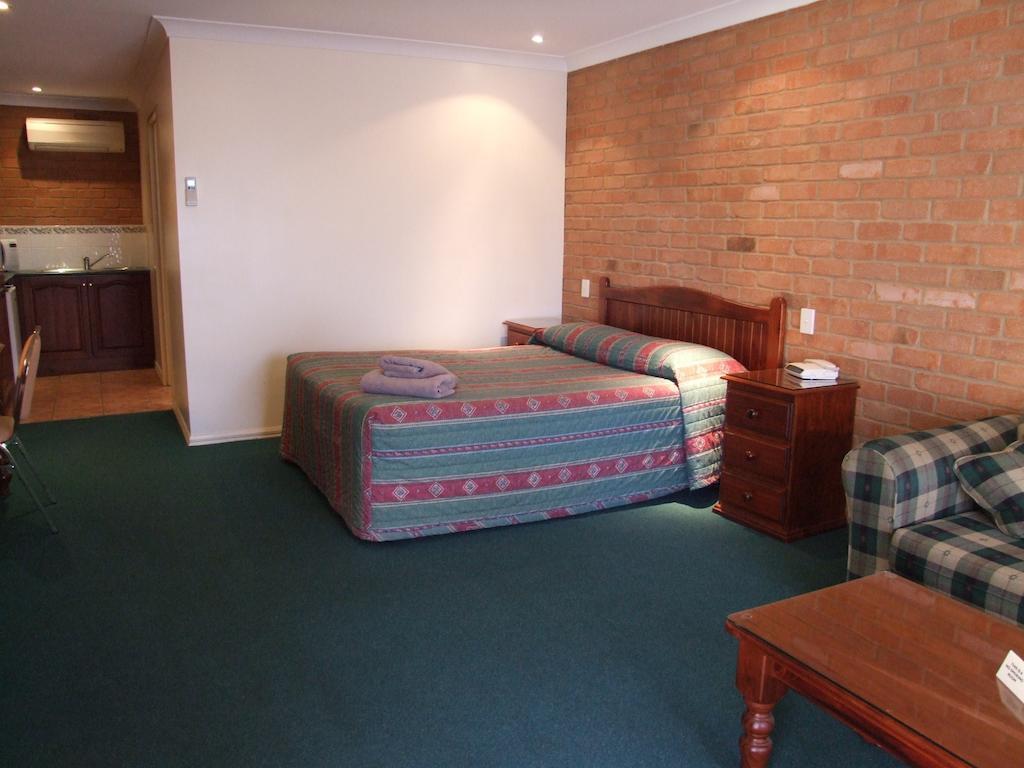 Cobar Town & Country Motor Inn 외부 사진